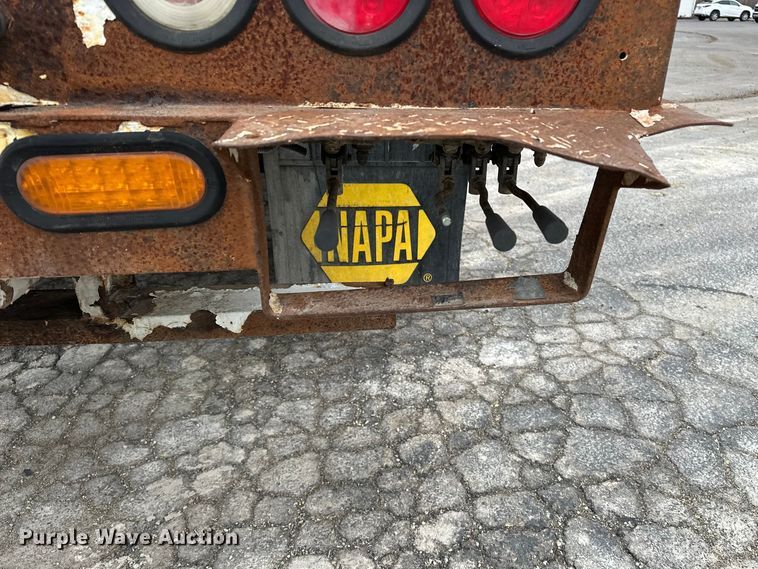 image for item DV0827 2007 Freightliner M2 utility / service truck