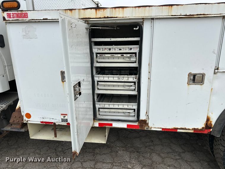 image for item DV0827 2007 Freightliner M2 utility / service truck