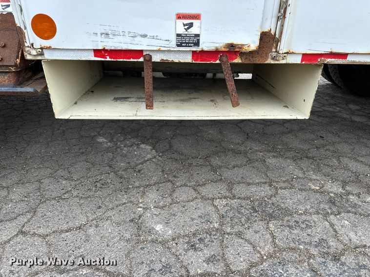 image for item DV0827 2007 Freightliner M2 utility / service truck