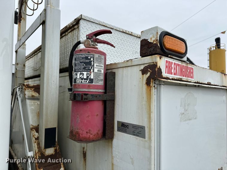 image for item DV0827 2007 Freightliner M2 utility / service truck