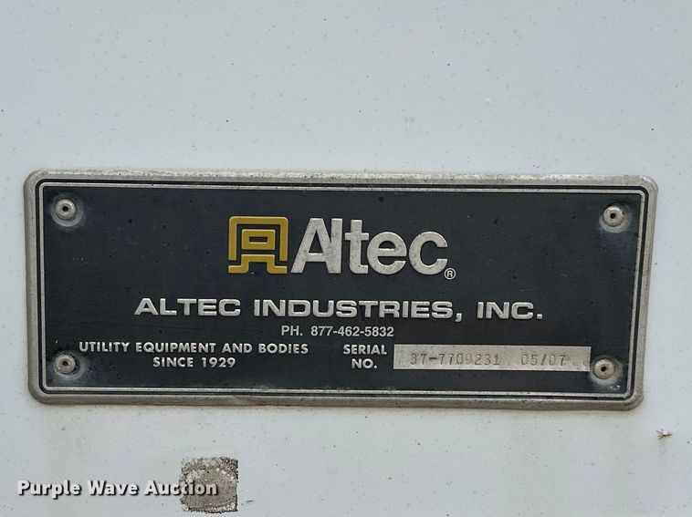 image for item DV0827 2007 Freightliner M2 utility / service truck