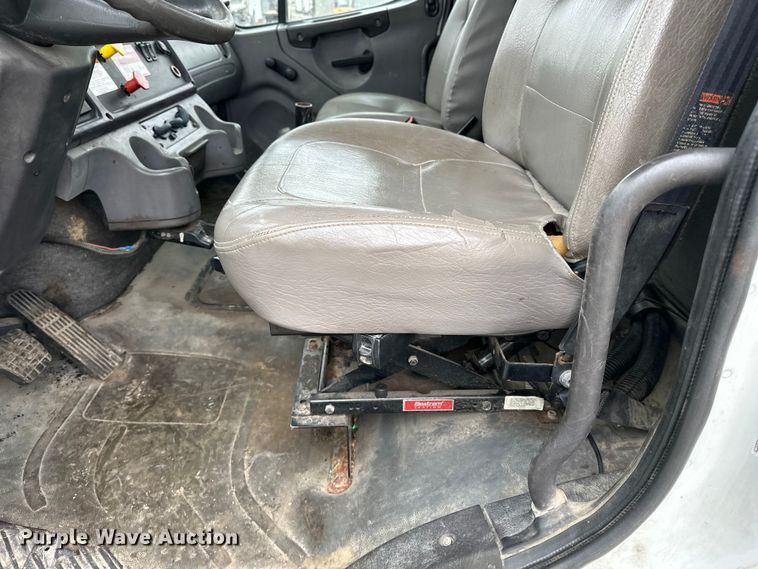 image for item DV0827 2007 Freightliner M2 utility / service truck