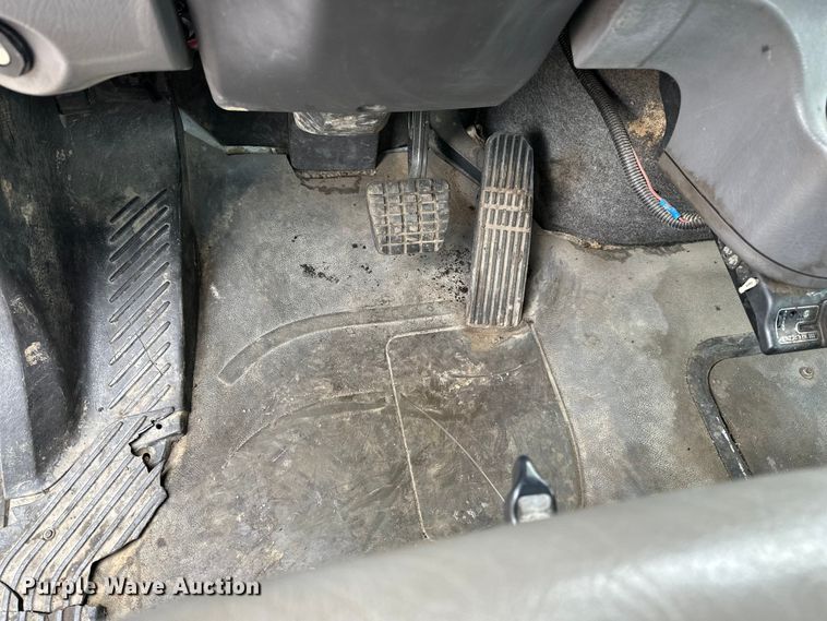 image for item DV0827 2007 Freightliner M2 utility / service truck