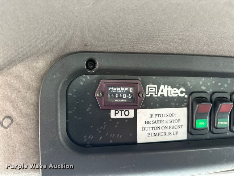 image for item DV0827 2007 Freightliner M2 utility / service truck