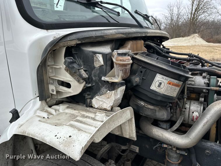 image for item DV0827 2007 Freightliner M2 utility / service truck