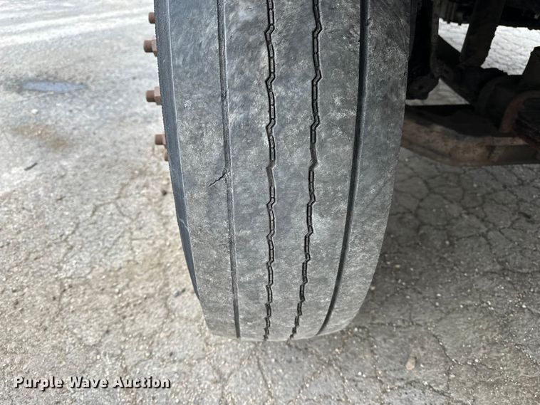 image for item DV0827 2007 Freightliner M2 utility / service truck