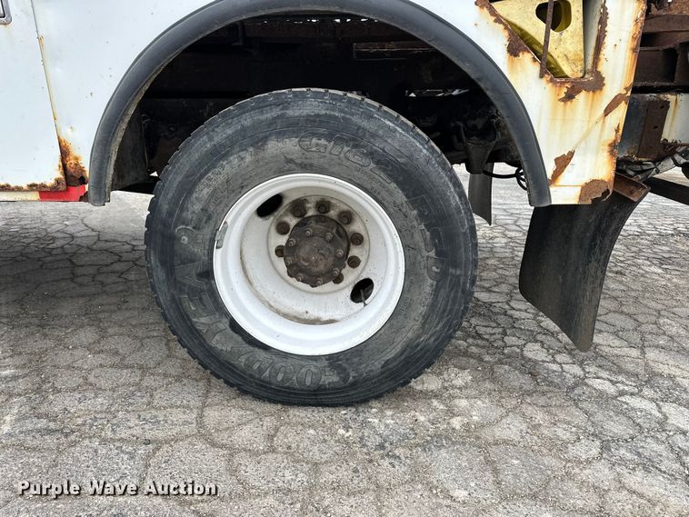 image for item DV0827 2007 Freightliner M2 utility / service truck