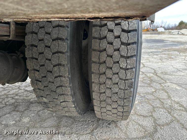 image for item DV0827 2007 Freightliner M2 utility / service truck