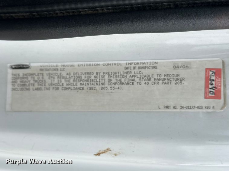 image for item DV0827 2007 Freightliner M2 utility / service truck