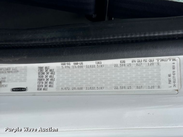 image for item DV0827 2007 Freightliner M2 utility / service truck