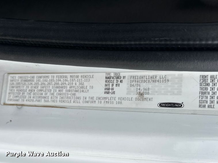 image for item DV0827 2007 Freightliner M2 utility / service truck