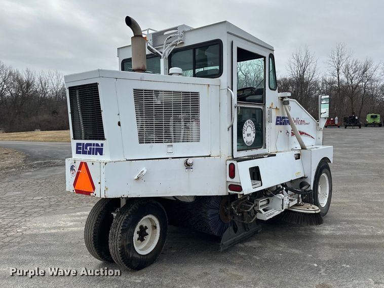 image for item DV0828 Elgin Pelican Series P street sweeper truck