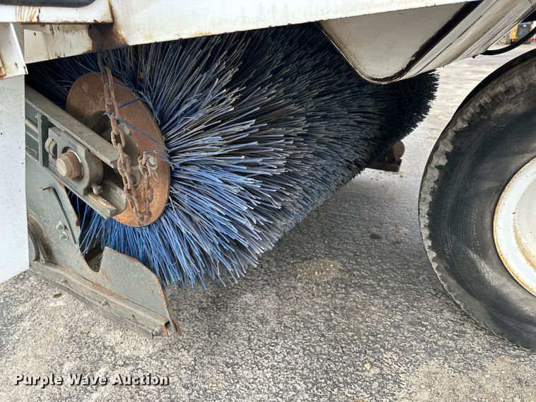 image for item DV0828 Elgin Pelican Series P street sweeper truck