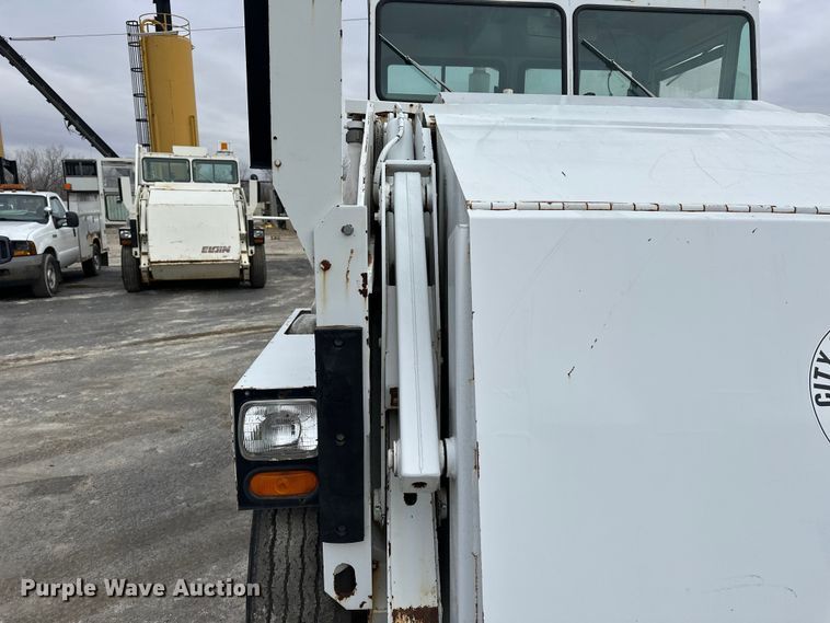 image for item DV0828 Elgin Pelican Series P street sweeper truck