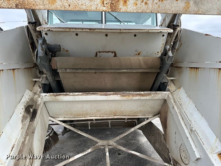 image for item DV0828 Elgin Pelican Series P street sweeper truck