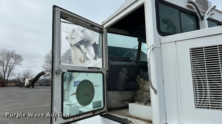 image for item DV0828 Elgin Pelican Series P street sweeper truck