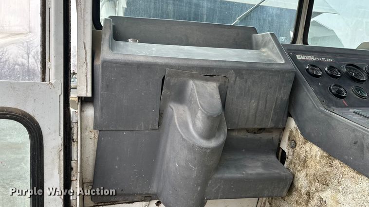 image for item DV0828 Elgin Pelican Series P street sweeper truck