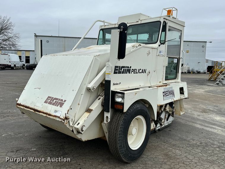 image for item DV0829 1992 Elgin Pelican Series P street sweeper truck