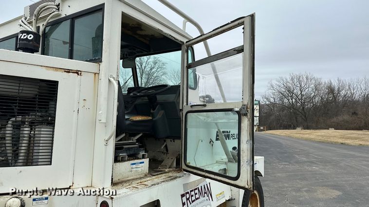 image for item DV0829 1992 Elgin Pelican Series P street sweeper truck