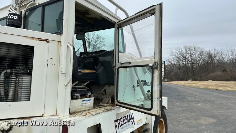 image for item DV0829 1992 Elgin Pelican Series P street sweeper truck