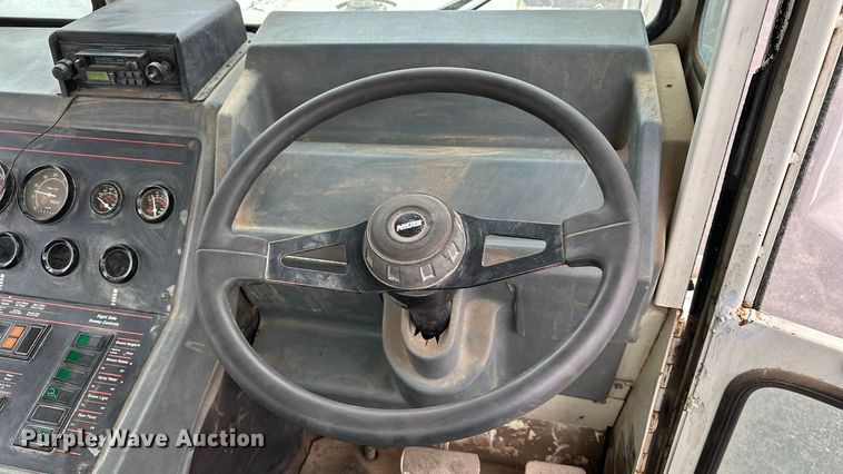 image for item DV0829 1992 Elgin Pelican Series P street sweeper truck