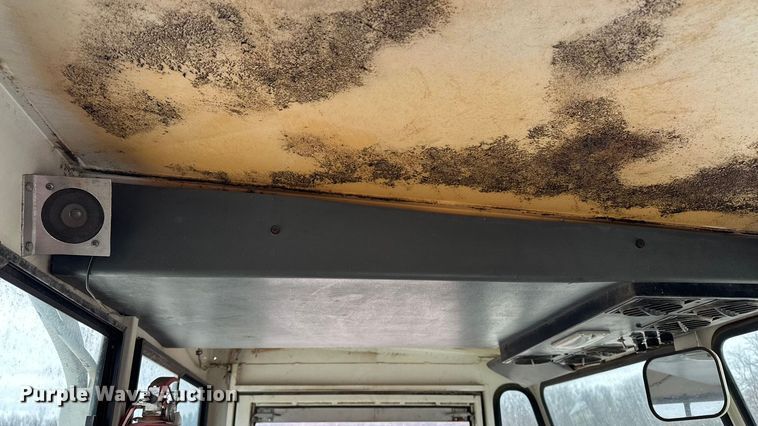 image for item DV0829 1992 Elgin Pelican Series P street sweeper truck