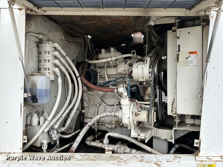 image for item DV0829 1992 Elgin Pelican Series P street sweeper truck