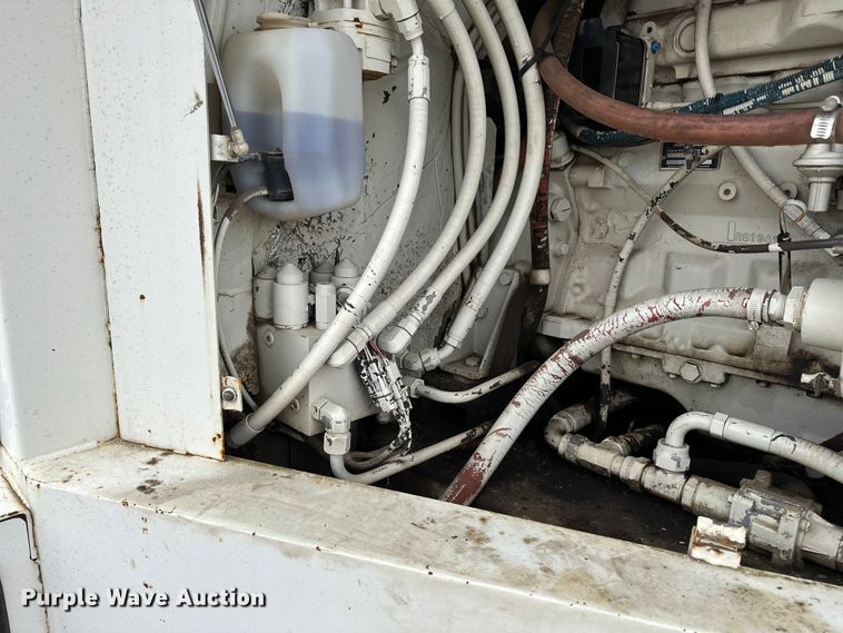 image for item DV0829 1992 Elgin Pelican Series P street sweeper truck