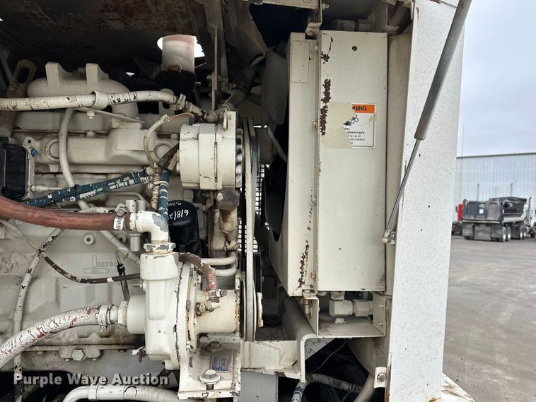 image for item DV0829 1992 Elgin Pelican Series P street sweeper truck