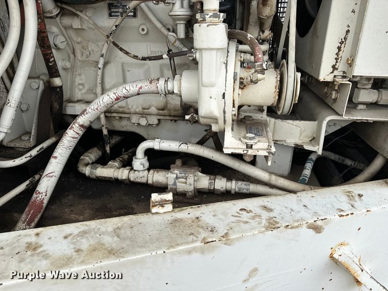 image for item DV0829 1992 Elgin Pelican Series P street sweeper truck