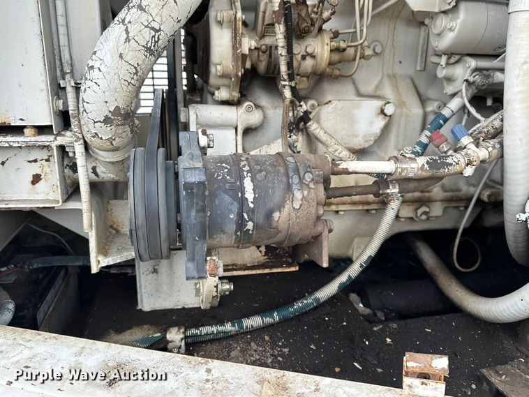 image for item DV0829 1992 Elgin Pelican Series P street sweeper truck