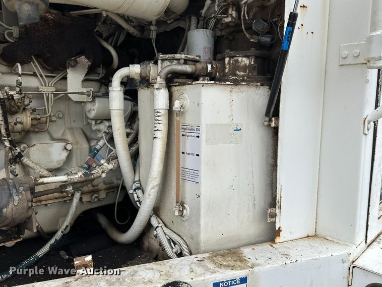 image for item DV0829 1992 Elgin Pelican Series P street sweeper truck