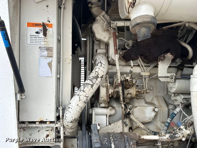 image for item DV0829 1992 Elgin Pelican Series P street sweeper truck