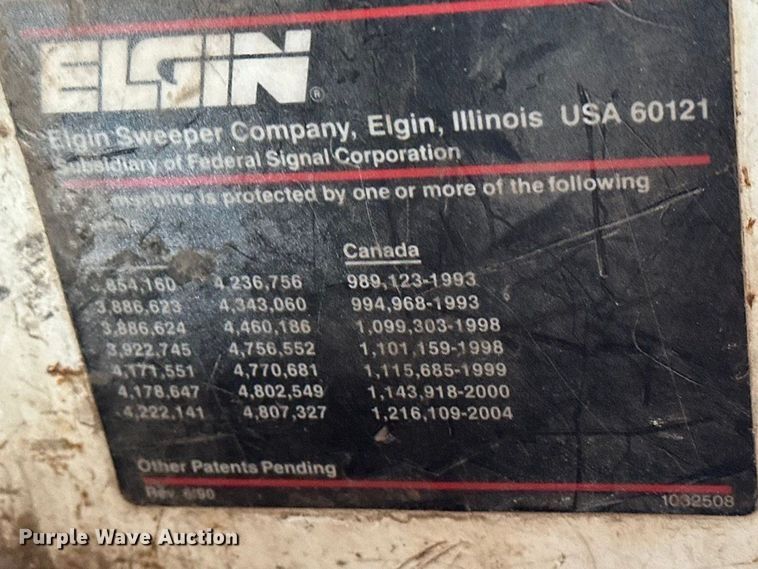 image for item DV0829 1992 Elgin Pelican Series P street sweeper truck