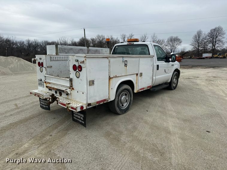 image for item DV0830 2006 Ford F350 Super Duty utility bed pickup truck