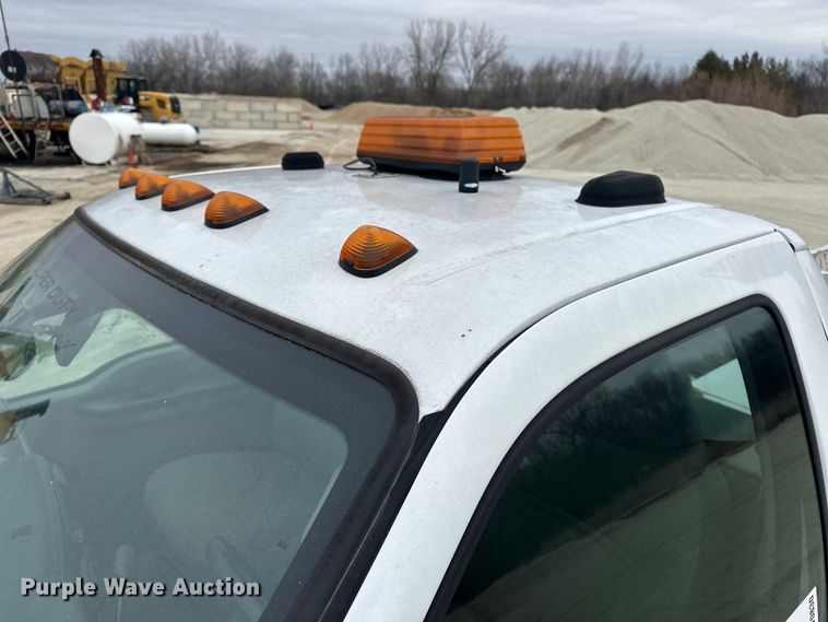 image for item DV0830 2006 Ford F350 Super Duty utility bed pickup truck