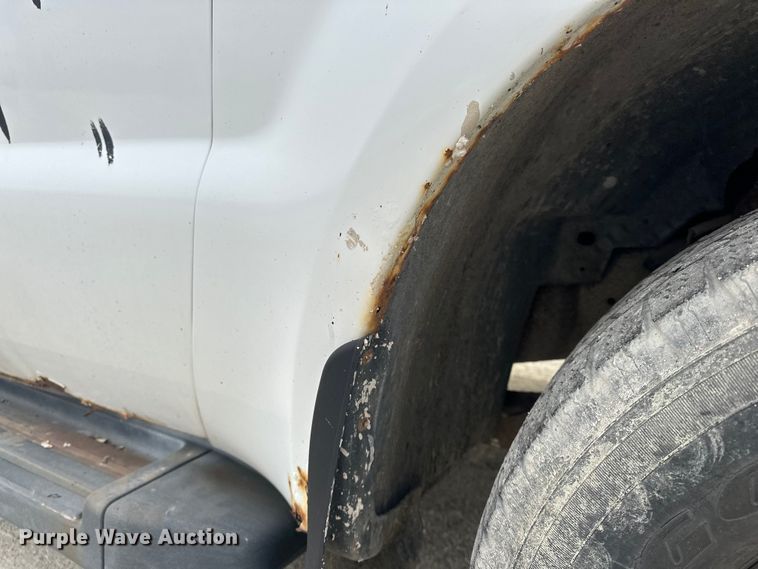 image for item DV0830 2006 Ford F350 Super Duty utility bed pickup truck