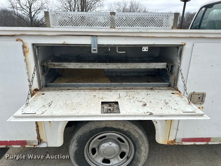 image for item DV0830 2006 Ford F350 Super Duty utility bed pickup truck