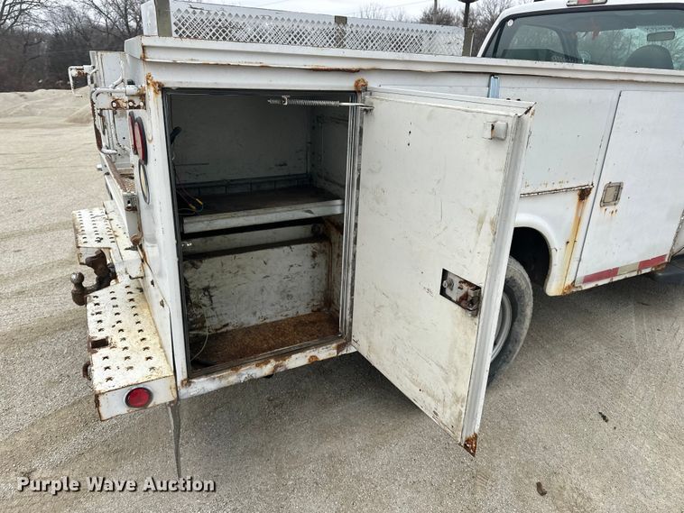 image for item DV0830 2006 Ford F350 Super Duty utility bed pickup truck