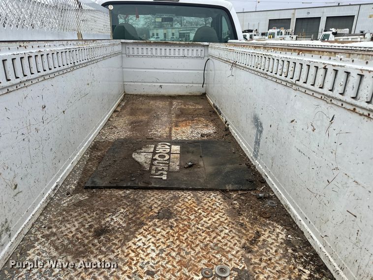 image for item DV0830 2006 Ford F350 Super Duty utility bed pickup truck