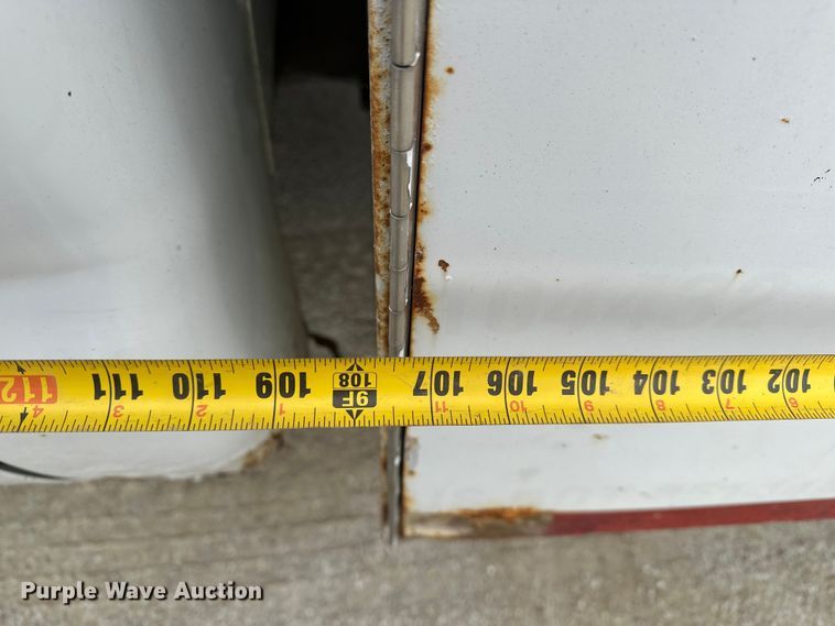 image for item DV0830 2006 Ford F350 Super Duty utility bed pickup truck