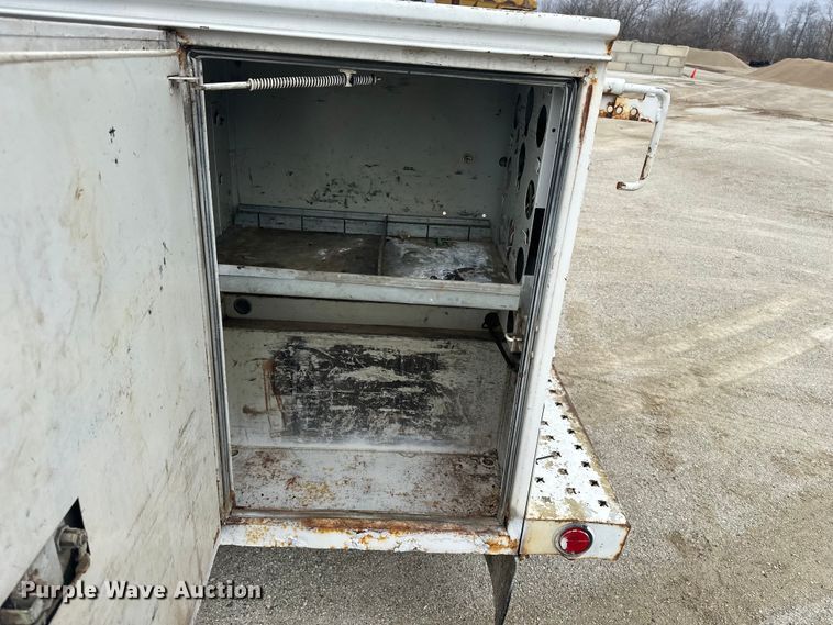 image for item DV0830 2006 Ford F350 Super Duty utility bed pickup truck