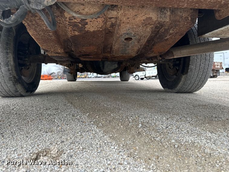 image for item DV0830 2006 Ford F350 Super Duty utility bed pickup truck