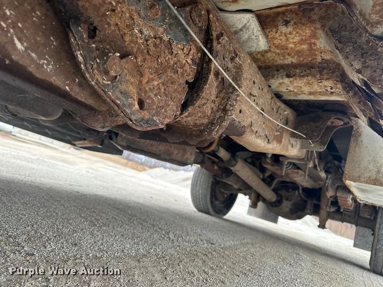 image for item DV0830 2006 Ford F350 Super Duty utility bed pickup truck