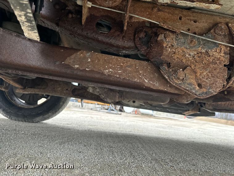 image for item DV0830 2006 Ford F350 Super Duty utility bed pickup truck