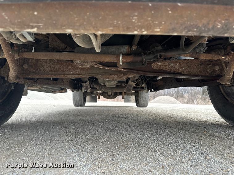 image for item DV0830 2006 Ford F350 Super Duty utility bed pickup truck