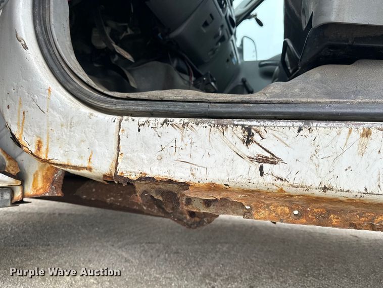 image for item DV0830 2006 Ford F350 Super Duty utility bed pickup truck