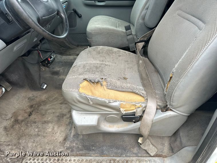 image for item DV0830 2006 Ford F350 Super Duty utility bed pickup truck