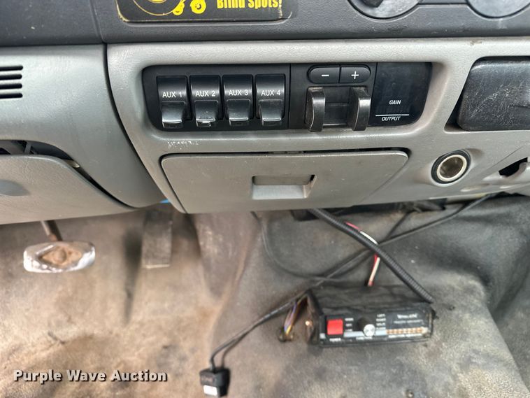 image for item DV0830 2006 Ford F350 Super Duty utility bed pickup truck