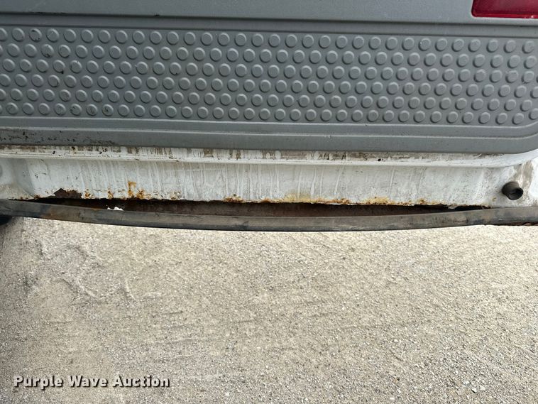 image for item DV0830 2006 Ford F350 Super Duty utility bed pickup truck